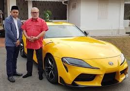 تونكو إسماعيل إدريس عبدالمجيد أبو بكر إسكندر ابن سلطان إبراهيم إسماعيل; Sultan Johor Pembeli Pertama Toyota Supra Motomalaya Net Berita Dan Ulasan Dunia Kereta Dan Motosikal Dari Malaysia