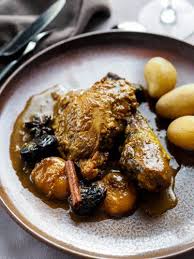 Pintade Aux Fruits Secs Et Aux Epices My Parisian Kitchen Recette Pintade Recette Fruits Secs Recette Tajine