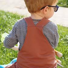 Kinder latzhose mit schnittmuster und nähanleitung Latzhose Maxi Anleitung Schnittmuster Diy Stoffe