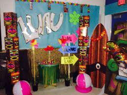 Under the sea decorations balloon decorations ocean party decorations birthday decorations under the sea theme under the. Hawaiian Luau Decorations School Dinner Dance Ideas Beach Theme Tiki Luau Decorations Hawaiian Party Theme Dance Themes