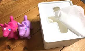 ティッシュの減りが早すぎる セリアのプルアウトボックスに半分ティッシュがぴったり ティッシュ セリア プル