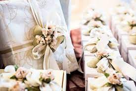 Letak keunikannya bisa dipilih dari desain sesuai dengan keinginan. 10 Inspirasi Kado Pernikahan Untuk Guru Terbaik Kamu Di 2018