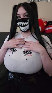 Esskayuwu Porn Huge Boobs Hot Straight Hey You Huge Tits Xxx Sex - Complete  Porn Database Pictures