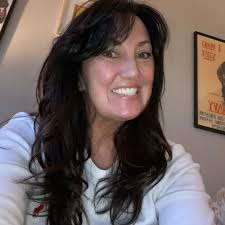 What are some budget-friendly tips for having a tiny Disney wedding, fewer  than 10 attendees, with the Castle as the main attraction?