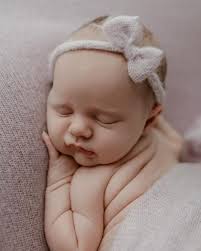 Picking flowers with mama ✨