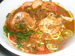 Tumis bahan kisar sehingga pecah minyak.guna kuali ya untuk senang dan lagi sedap.masukkan cili kisar dan tumis hingga pecah minyak.baru masukkan kacang tanah,sos cili,tomato sos,sos tiram.kacau sebati. Resepi Mee Bandung Muar Resepi Asli Muar Resepi Dapur Sedap