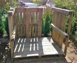Toom Kreativwerkstatt Kinderspielhaus Aus Paletten Kinderspielhaus Aus Paletten Kinderspielhaus Spielhaus Selber Bauen