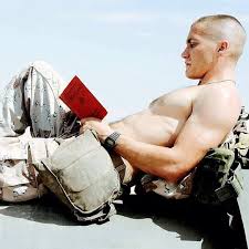 First Post As Jakegyllenhaaldaily Have You Ever Seen Jarhead Jakegyllenhaal Jakegyllenhaalda Jake Gyllenhaal Shirtless Jake Gyllenhaal Military Haircut