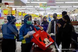 The hypermart concept was modeled after earlier efforts from other retailers, notably french retailers such as auchan and carrefour, and the midwestern big retailer meijer. Katalog Promo Hypermart 4 6 Agustus 2020 Paket Hemat