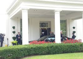He was sworn in to the position on 3 april 2009 to succeed abdullah ahmad badawi. Pertemuan Najib Trump Di Rumah Putih