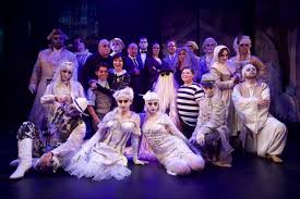 An adorable drawing of the whole kooky and crazy family inspired by the addams family and memorialized in a 1.25 inch this item is perfect for fans of the tv series, movie or musical. Review The Addams Family Musical At Theatre Three Is A Fun Romp