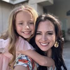 Alyssa Bonner's Instagram, Twitter & Facebook