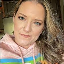 Amanda Yard's Instagram, Twitter & Facebook