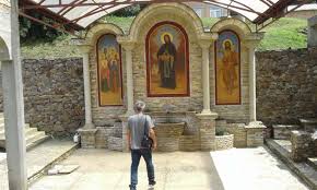 See full list on manastiriusrbiji.com Manastir Petkovica Na Fruskoj Gori Upornoscu Jedne Zene Udahnut Mu Novi Zivot Sremskomitrovacki Portal