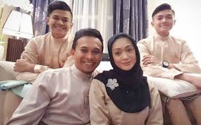 How much money is faye kusairi worth at the age of 33 and what's her real net worth now? Faye Kusairi Syukur Dapat Beraya Bersama Azmi Hatta Gempak