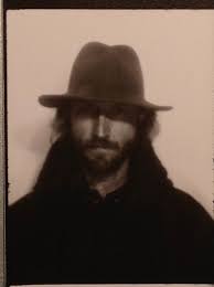 DECISIVE MOMENTSimpartido por David Hornback