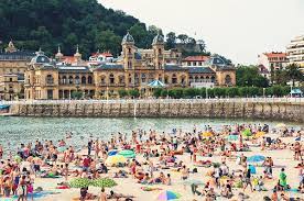 Die stadt hatte laut der letzten volkszählung im jahr 2010 1.301.621 einwohner (schätzung 2016: San Sebastian Die Trendstadt Urlaubsguru