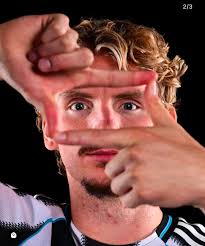 Newcastle united signing new striker