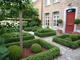 mooiste grote tuin zilver aangelegd door een tuinaanlegger voortuin tuin tuin ideeen