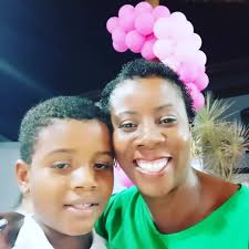 Hoje foi de homenagem para as mamães Ágape! Gratidão @colegioagapefsa por  esse evento lindo. Parabéns a todas as mães em especial a minha  @reis_reginalda❤️