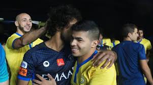 صور رغم ضغوط الديربي مزاح لاعبي الهلال والنصر يخطف الأنظار سعودى سبورت