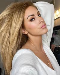 What colors would you choose for a green & gold eye look?