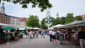 Munchen Quickie Teil 2 Vom Viktualienmarkt Und Hofbrauhaus Zum Hofgarten Reiseblog Anderswohin De Ulrich Kronenberg Hofgarten Garten Hof