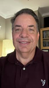 I’d like to recognize Hannah Marie from KW Headshots in Canada who during a  4-day workshop last week filled a lot of blanks I had about running a  headshots photography business, as I embark in my own ...