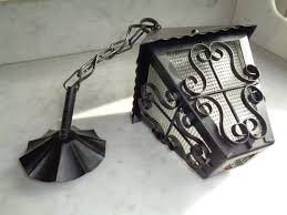 أحدث النوافذ 2020 ذات جودة عاليةلسنا الأفضل وهدفنا ليس منافسة الغير هدفنا الحقيقي هو النجاح والاستمرارية وتقديم أفضل خدمة واعلى جودة وبأقل ثمن فن الديكور. Lustre Lanterne En Fer Forge Avec Vitres Epaisses A Facettes Etsy Fer Forge Luminaire Vintage Vitre