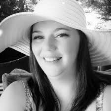 Alicia Crumb's Instagram, Twitter & Facebook