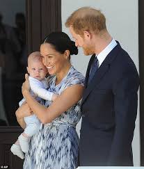 Royal photographer reveals how harry & meghan were 'really happy' with that rain picture. Meghan Markle And Prince Harry Celebrate First Thanksgiving In Us Daily Mail Online