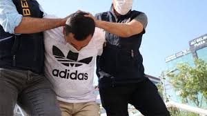 Hamza salih'in ailesi, vatanı ve milleti için hayırlı bir evlat. Berat Albayrak In Esi Esra Albayrak A Hakaret Eden Isim Bakin Kim Cikti Haber Aydin