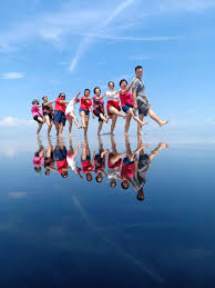 Tous nos chauffeurs sont bien formés (plus de 2 ans d'expérience) et vérifiés. Sky Mirror Sasaran Sky Mirror Kuala Selangor