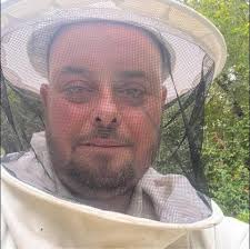 What is blooming in bee yards in East Texas?