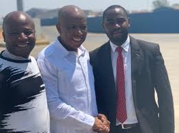 Folge deiner leidenschaft bei ebay! Update Julius Malema Arrives In Harare To Visit Blue Roof Mansion As Temba Mliswa Turned Away Watch Video Harare Live