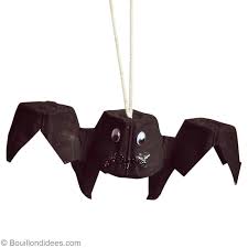 Un peu de pâte à fixe et les escaliers sont métamorphosés. Bricolage Halloween Facile Chauve Souris Recup Idees Conseils Et Tuto Activite Manuelle Enfant