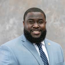 Kenneth Roach's Instagram, Twitter & Facebook