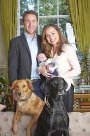 She is get well known popular due to incodent that she give live birth in a tv studio when her water broke in a live breakfast show in november 2016. Bbc Newsreader Victoria Fritz Reveals How Her Waters Broke Live On Air Daily Mail Online