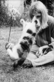 13 Rare Candid Photos Of Kurt Cobain Playing With His Cats I Can Has Cheezburger
