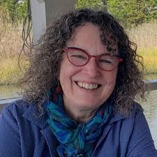 Danielle Reich's Instagram, Twitter & Facebook