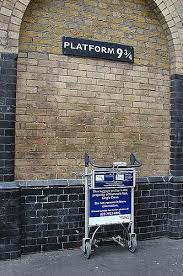 Plataforma 9 Platform 9 Kings Cross Station Oh The Places You Ll Go Adventure Is Out There