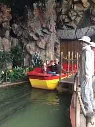 But the animatronics are worth a laugh. Getting Ready To Go Picture Of Jurassic Jungle Boat Ride Pigeon Forge Tripadvisor
