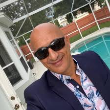 Real Estate Broker Alan Aly