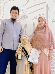 8 momen oki setiana dewi raih gelar doktor, penuh kebahagiaan. Potret Rumah Megah Oki Setiana Dewi Yang Didesain Agar Keranda Bisa Masuk Showbiz Liputan6 Com