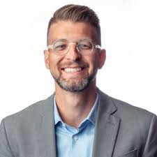 Timothy J Morley II (@yelromjt)