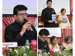 Poet, Lyricist And CBFC Chief Prasoon Joshi Releases Academician Dr Hema  Joshi's Book- 'Do Palkon Ki Chhavn Main'