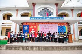 Vinschool presents VND 3.4 billion to 30 flood-affected schools in Central  Vietnam