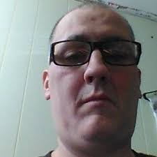 Robert Holzhauser's Instagram, Twitter & Facebook