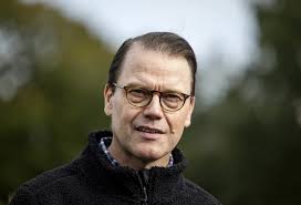 Prins Daniel tvingas ta del av jobbig information