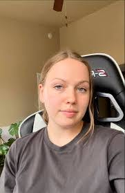 Heather Minks's Instagram, Twitter & Facebook